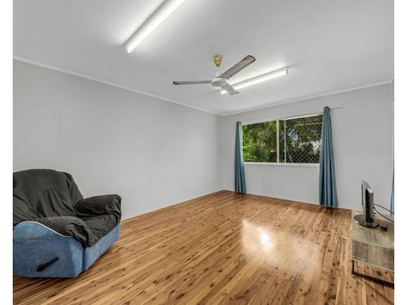 10 Wilkins Street, West Gladstone QLD 4680