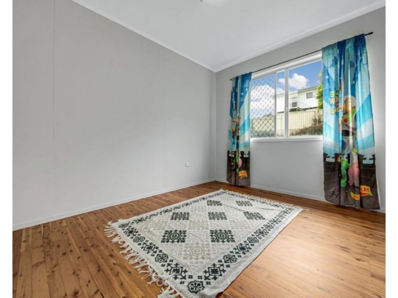 10 Wilkins Street, West Gladstone QLD 4680