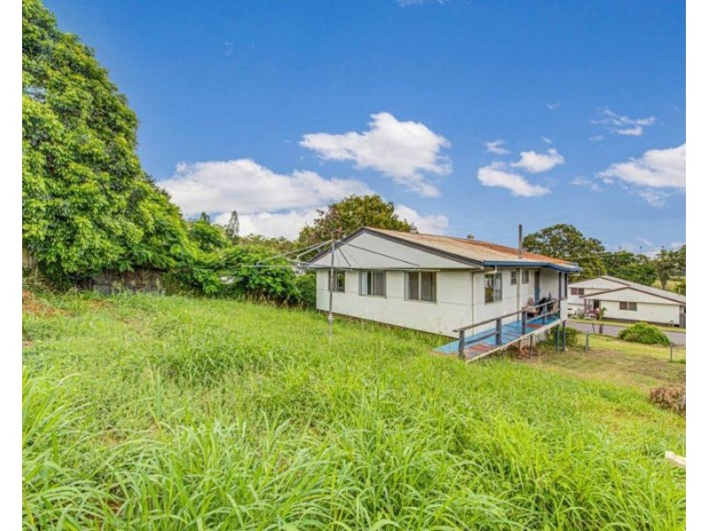 10 Wilkins Street, West Gladstone QLD 4680