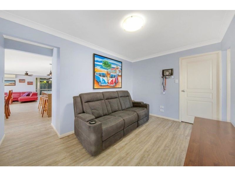 81 Penda Avenue, New Auckland QLD 4680