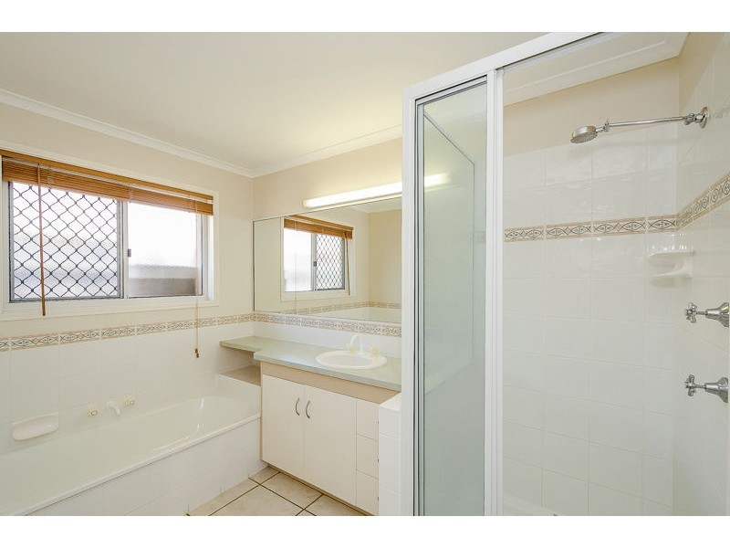 8 Dunstall Street, Clinton QLD 4680