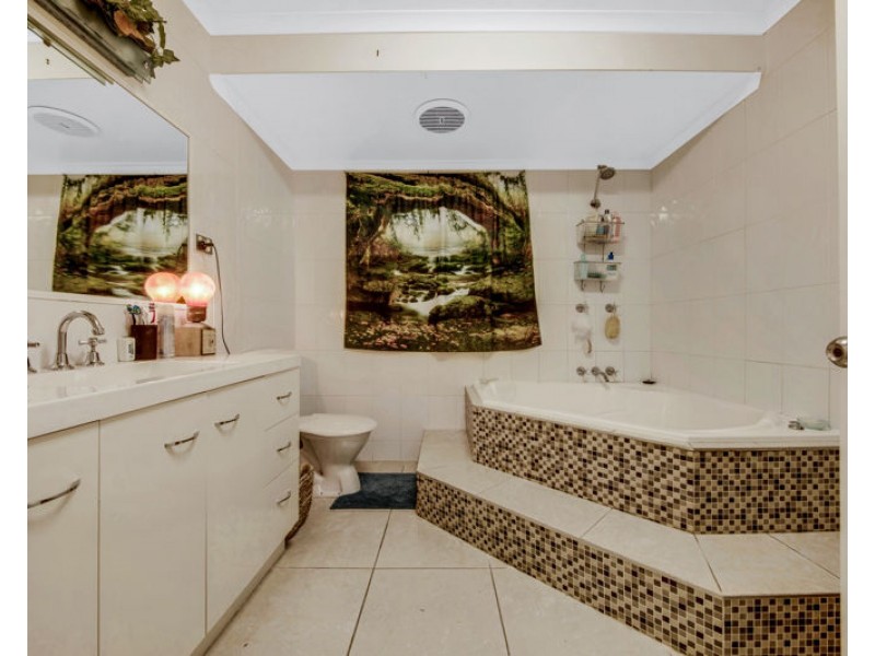 23 Herbertson Street, West Gladstone QLD 4680