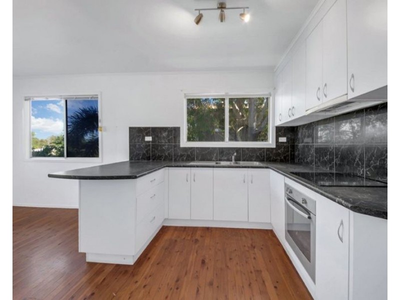 12 Wilkins Street, West Gladstone QLD 4680