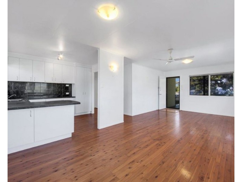 12 Wilkins Street, West Gladstone QLD 4680