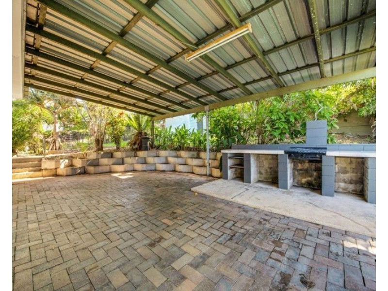 12 Wilkins Street, West Gladstone QLD 4680