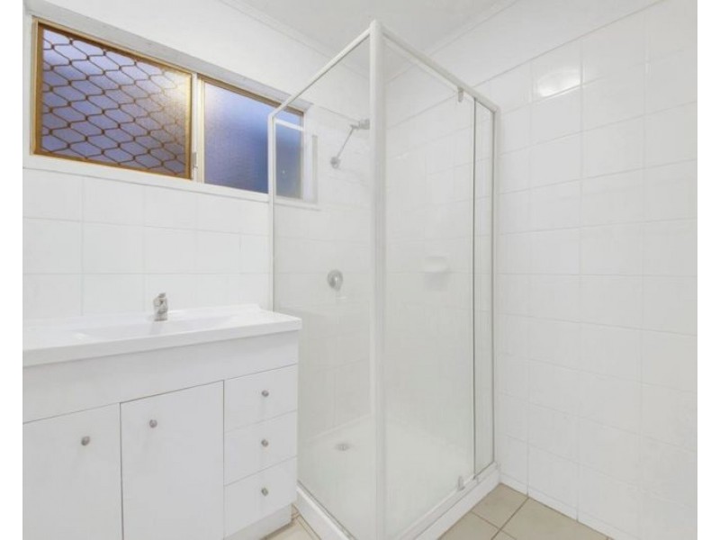 12 Wilkins Street, West Gladstone QLD 4680
