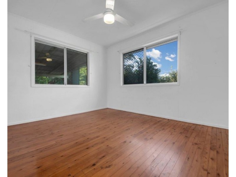12 Wilkins Street, West Gladstone QLD 4680