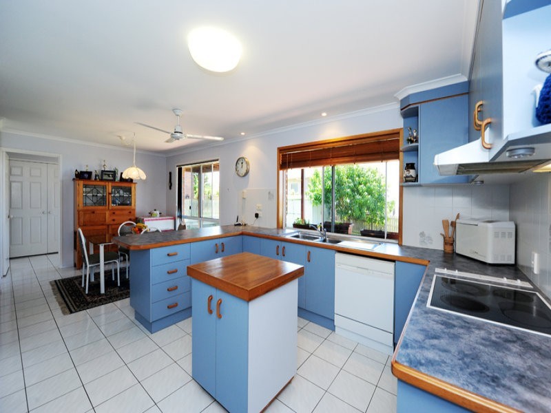 70 Booth Avenue, Tannum Sands QLD 4680