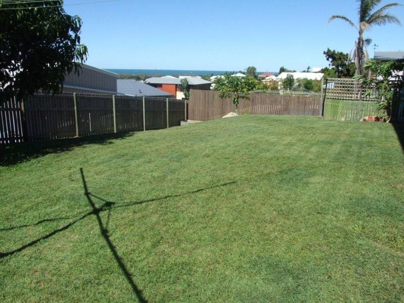 70 Booth Avenue, Tannum Sands QLD 4680
