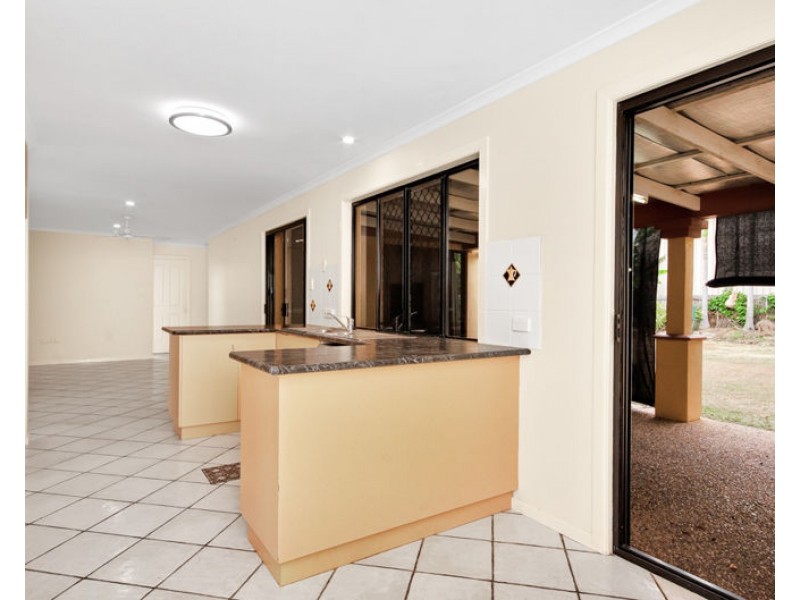 26 Wivenhoe Close, Clinton QLD 4680