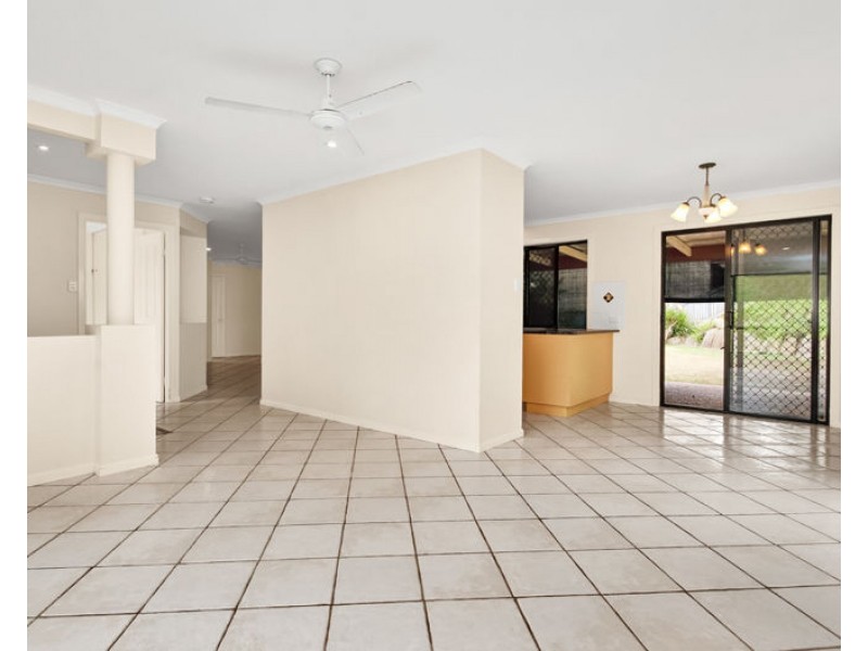 26 Wivenhoe Close, Clinton QLD 4680