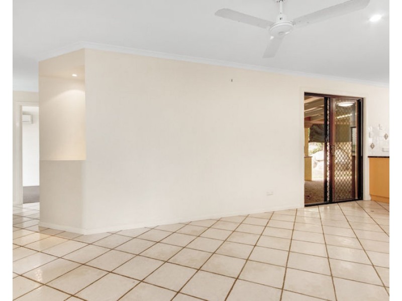 26 Wivenhoe Close, Clinton QLD 4680