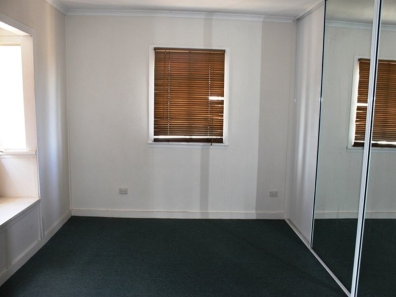 228 Oaka Street, South Gladstone QLD 4680