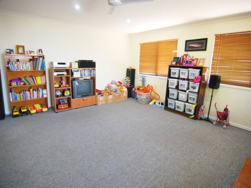 14 Panorama Court, Glen Eden QLD 4680