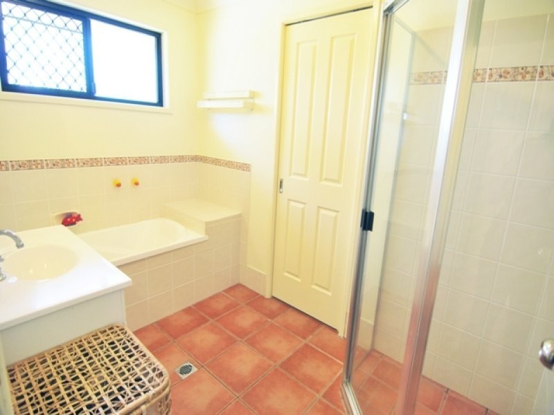 14 Panorama Court, Glen Eden QLD 4680