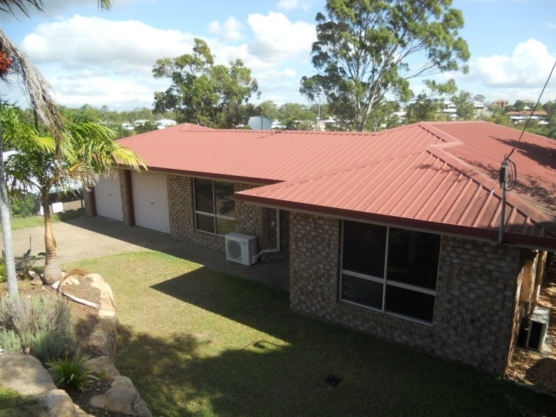 11 Ben Lexcen Court, Clinton QLD 4680