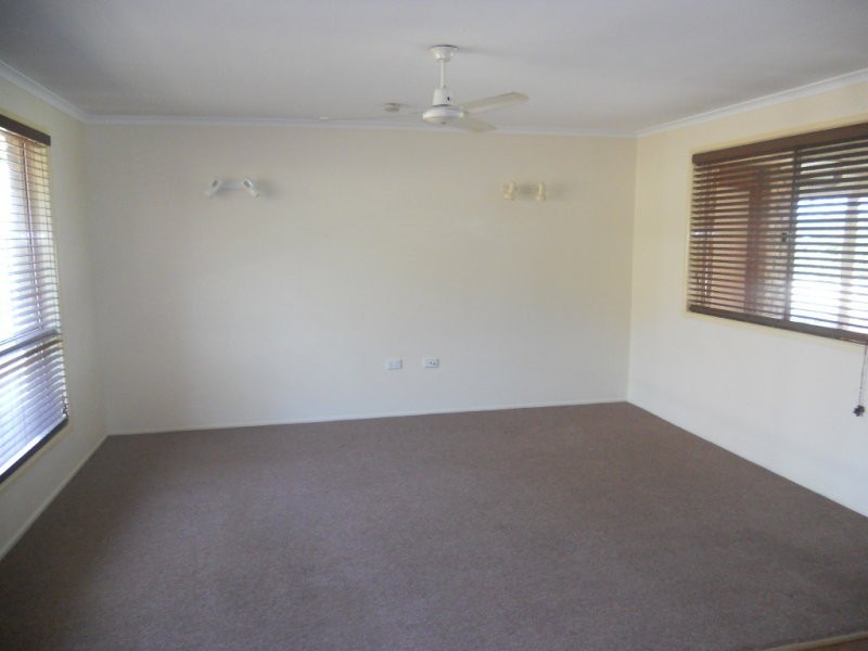 11 Ben Lexcen Court, Clinton QLD 4680