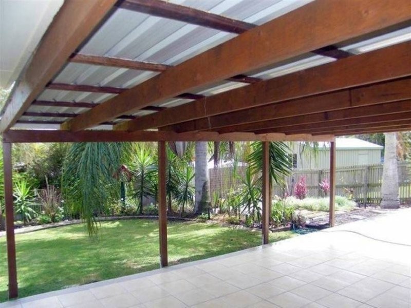 16 Rosslyn Close, Clinton QLD 4680