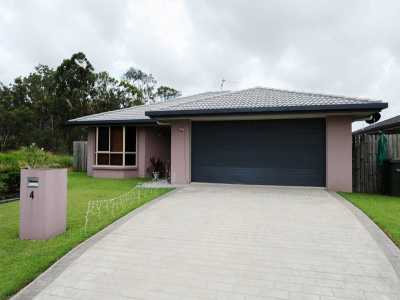 4 Kinchant Street, Clinton QLD 4680