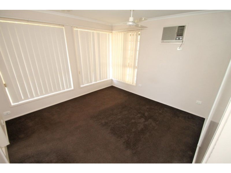 1 Birmingham Close, Telina QLD 4680