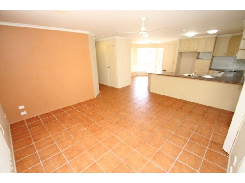 1 Birmingham Close, Telina QLD 4680