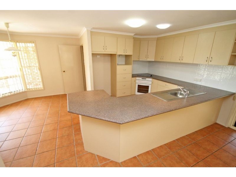 1 Birmingham Close, Telina QLD 4680