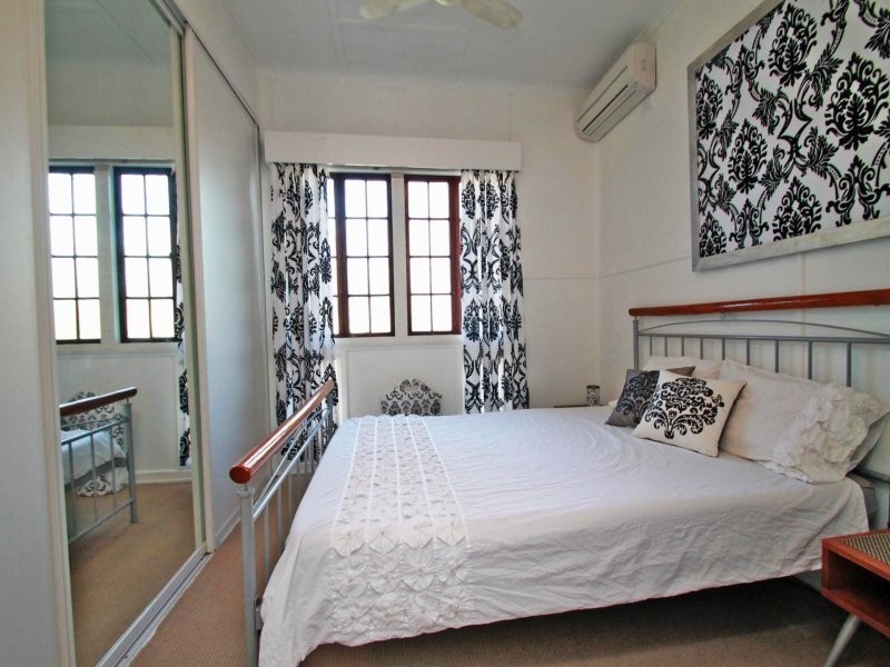 38 Fisher Street, West Gladstone QLD 4680