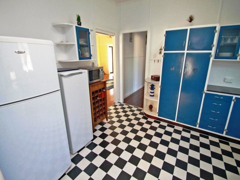 38 Fisher Street, West Gladstone QLD 4680