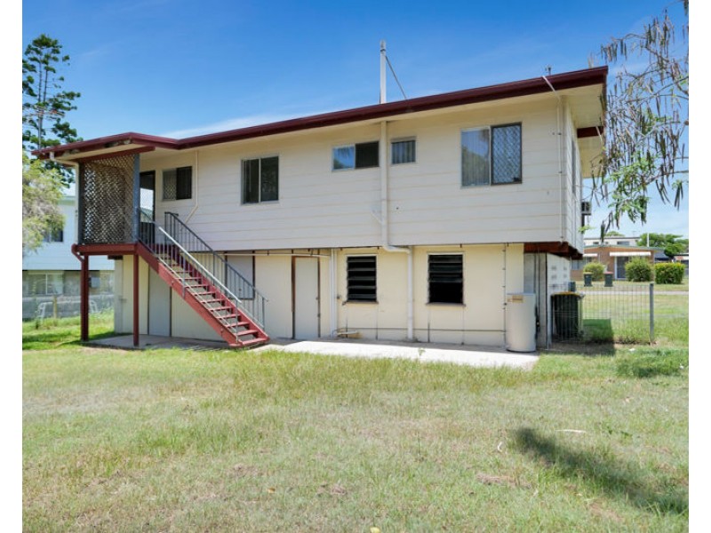 18 Pashley Street, Clinton QLD 4680