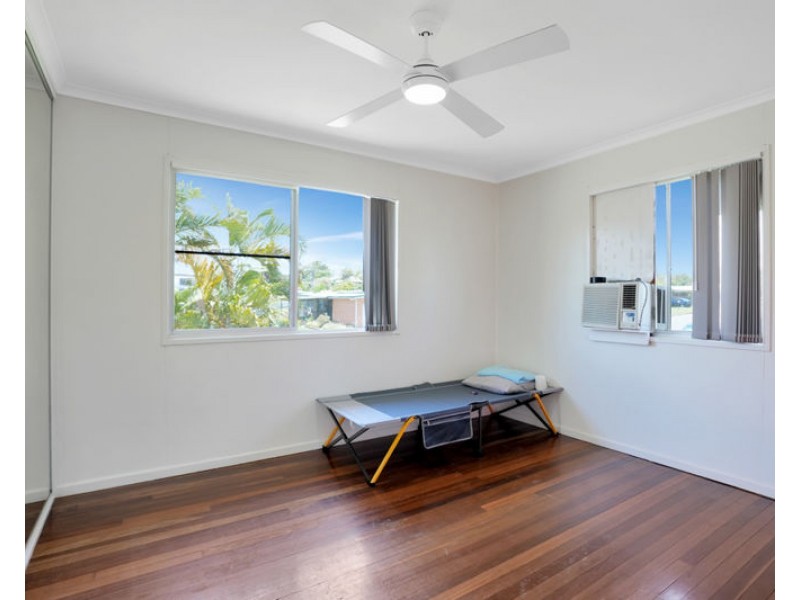 18 Pashley Street, Clinton QLD 4680