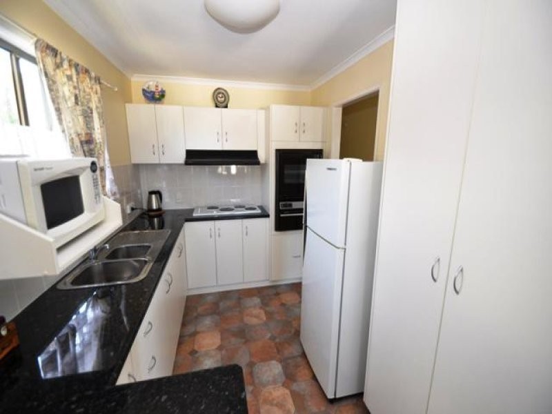 27 Yukana Street, Boyne Island QLD 4680