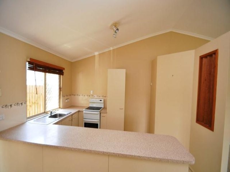 17 Erin Close, New Auckland QLD 4680