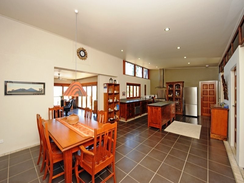 18 Sayre Crescent, Boyne Island QLD 4680