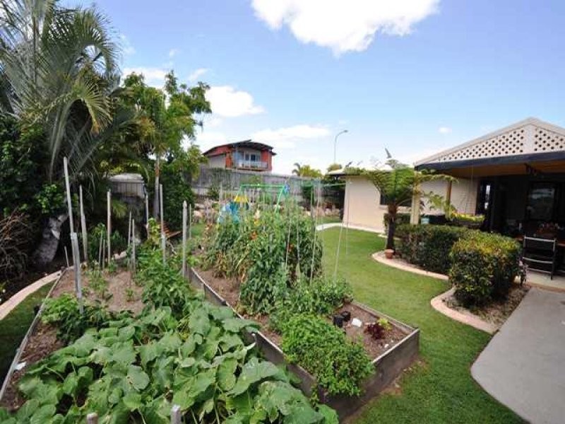 176 J Hickey Avenue, Clinton QLD 4680