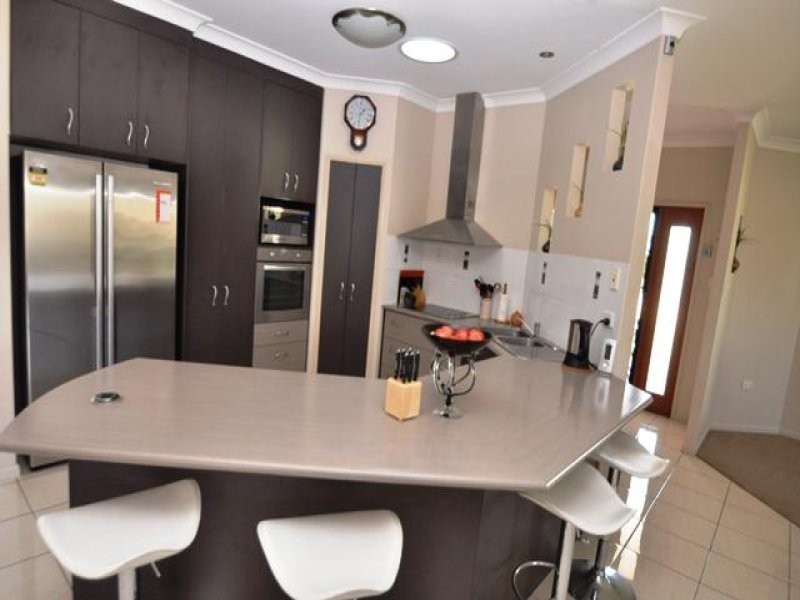 13 Jumbuck Court, Glen Eden QLD 4680