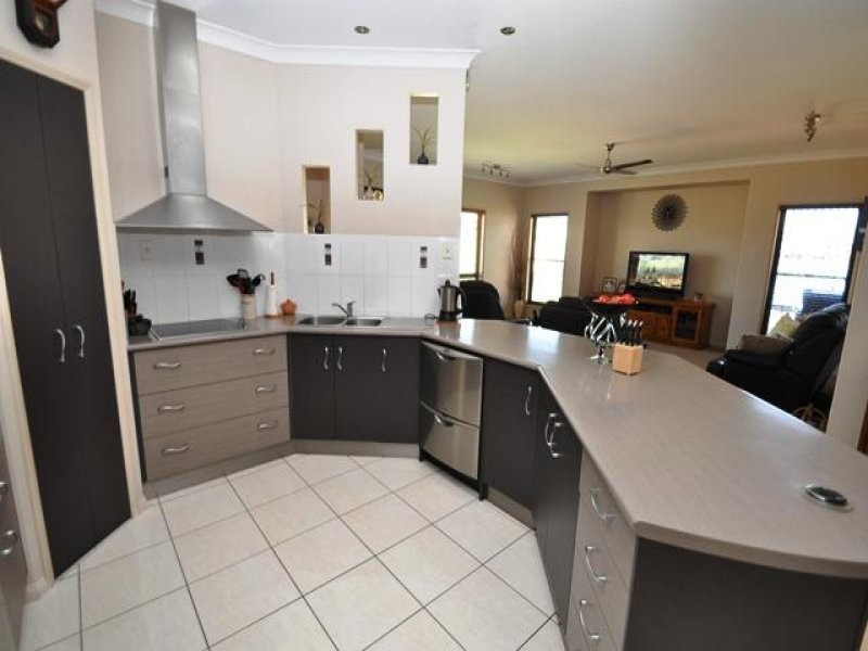 13 Jumbuck Court, Glen Eden QLD 4680