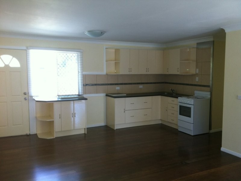 34 Rossella Street, West Gladstone QLD 4680