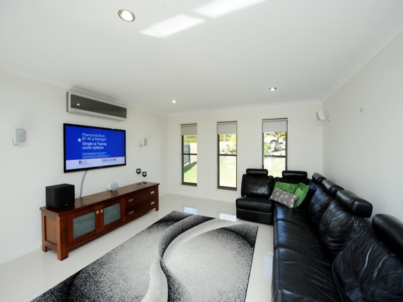 8 Billabong Drive, Glen Eden QLD 4680