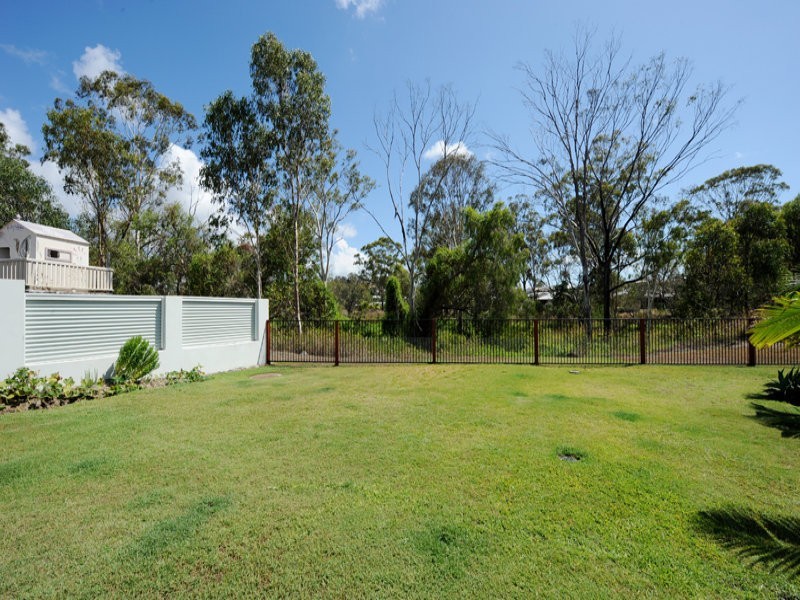 8 Billabong Drive, Glen Eden QLD 4680