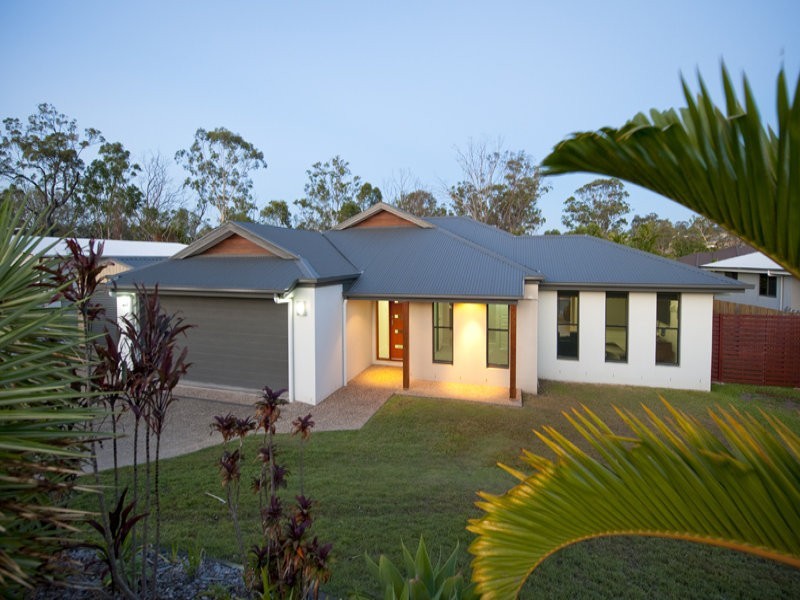 8 Billabong Drive, Glen Eden QLD 4680