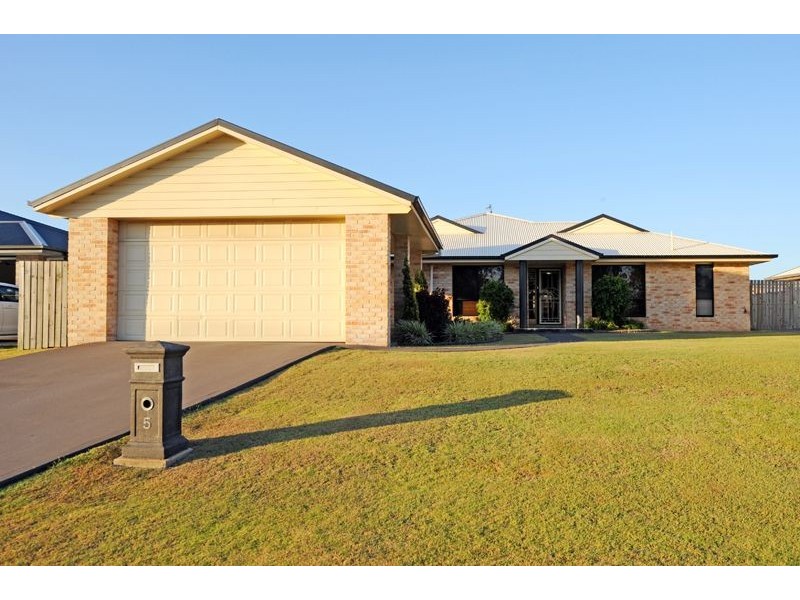 5 Victoria Avenue, Glen Eden QLD 4680