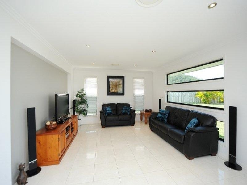 4 Matilda Court, Glen Eden QLD 4680