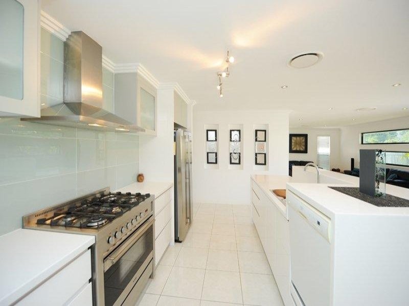 4 Matilda Court, Glen Eden QLD 4680
