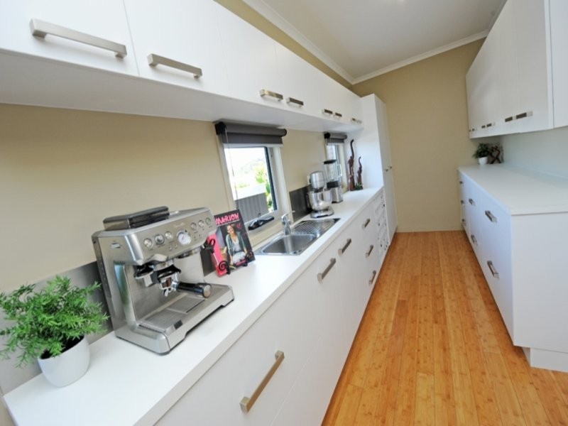 11 Christian Court, Glen Eden QLD 4680