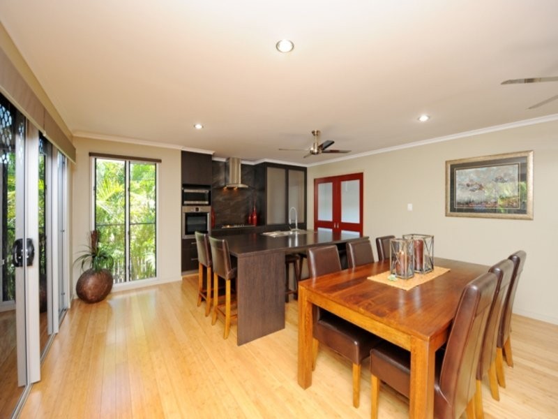 11 Christian Court, Glen Eden QLD 4680