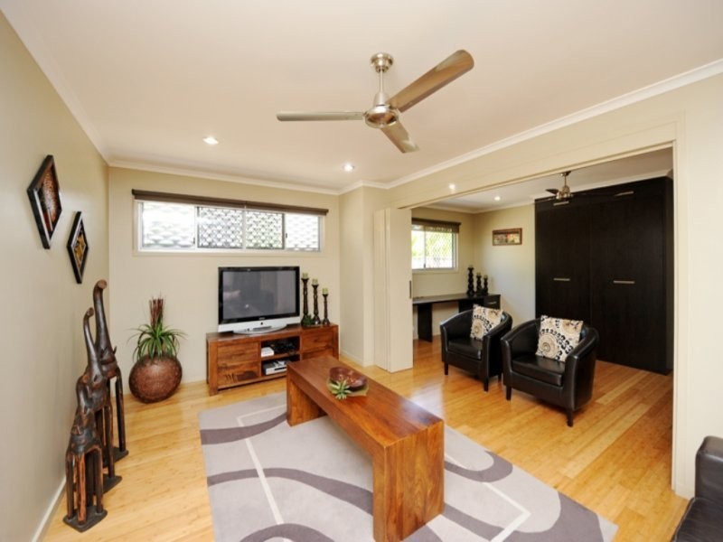 11 Christian Court, Glen Eden QLD 4680