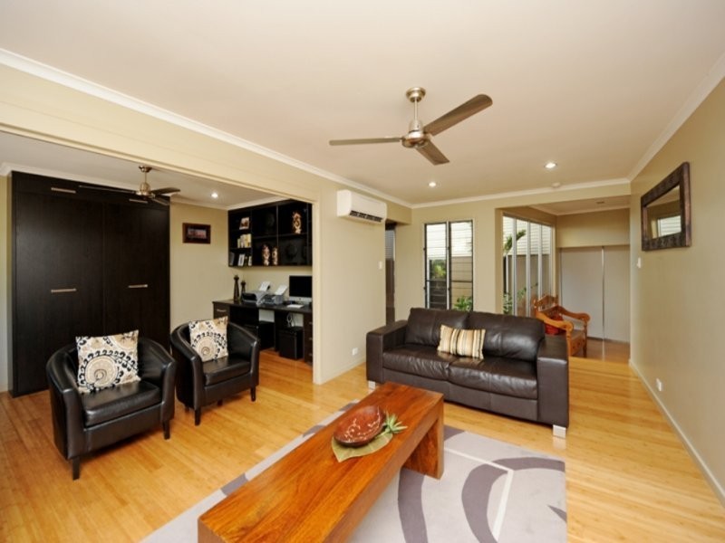 11 Christian Court, Glen Eden QLD 4680