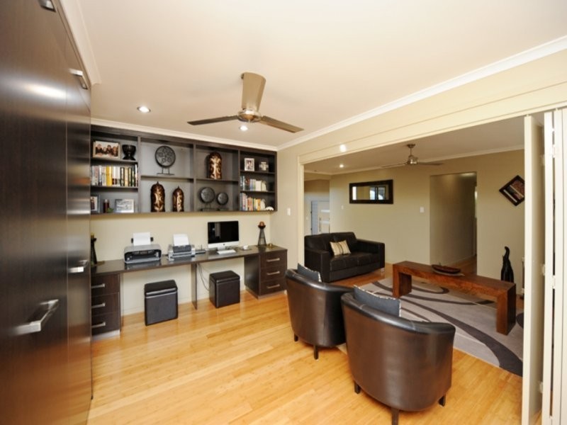 11 Christian Court, Glen Eden QLD 4680