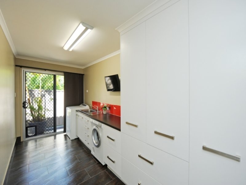 11 Christian Court, Glen Eden QLD 4680