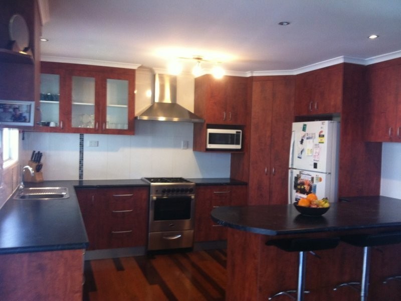 11 Cockatoo Drive, New Auckland QLD 4680